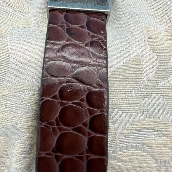 Guess Women's Reversible Synthetic Leather Alligator Print‎ Belt, Size M, Brown - Picture 5 of 9